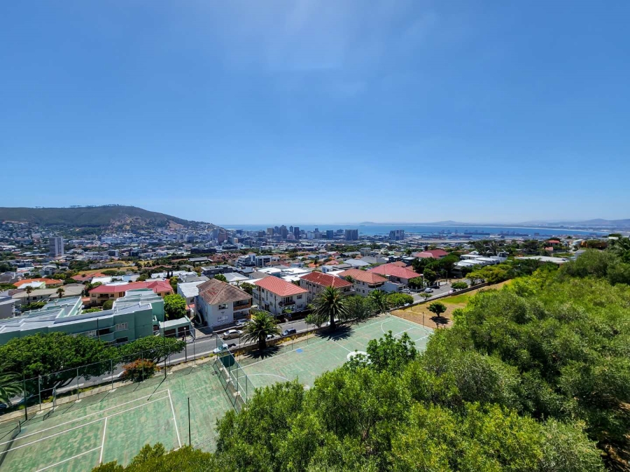 1 Bedroom Property for Sale in Vredehoek Western Cape